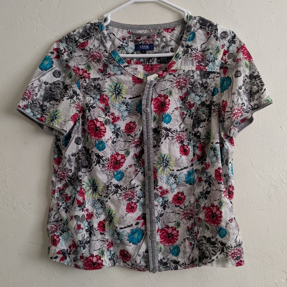 floral buttoned tshirt